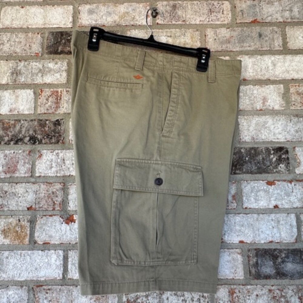 Men's Dockers Classic Fit Cargo Shorts Tan 36W